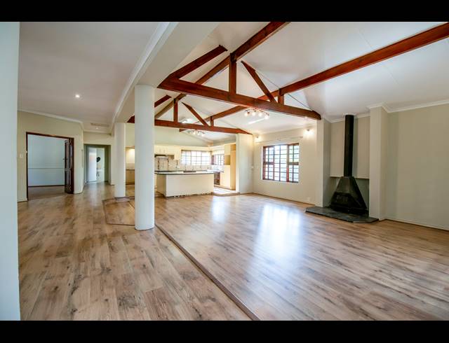 6 BEDROOM FREEHOLD RENTED IN SANDOWN